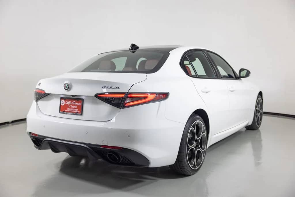 2026 Alfa Romeo Giulia - Image 2
