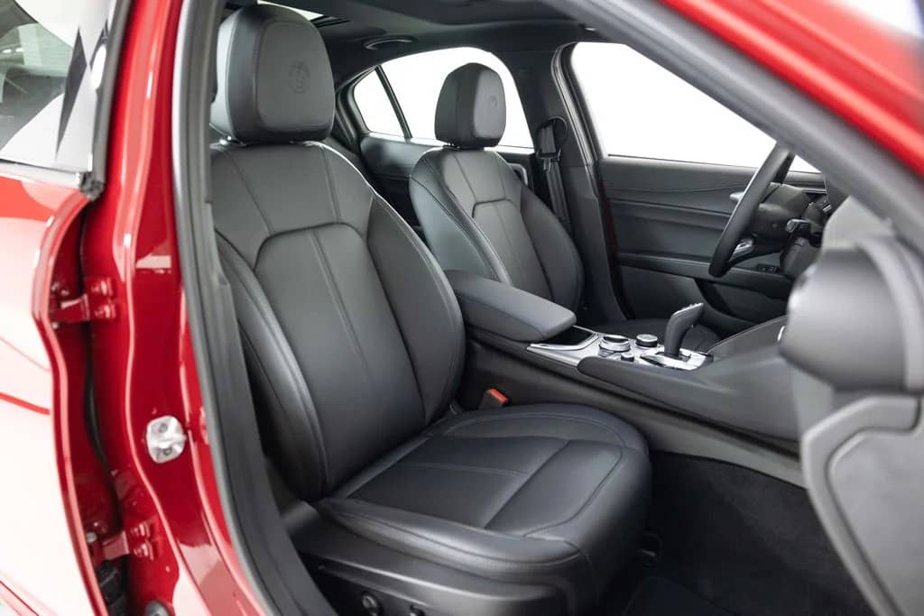 2026 Alfa Romeo Giulia - Image 36