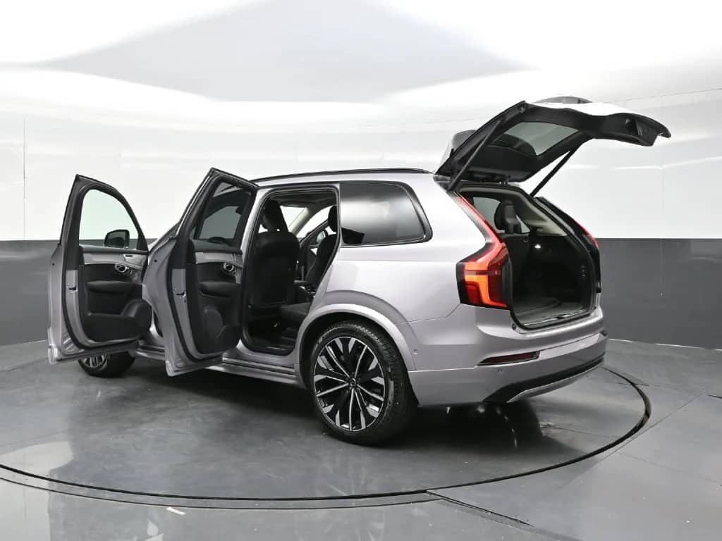 2026 Volvo XC90 - Image 43