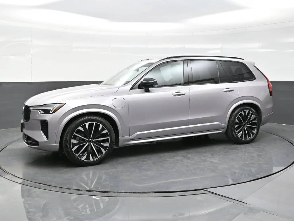 2026 Volvo XC90 - Image 3