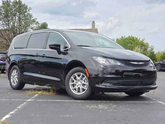 2027 Chrysler Voyager - Image 2