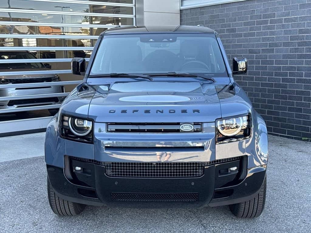 2026 Land Rover Defender - Image 2