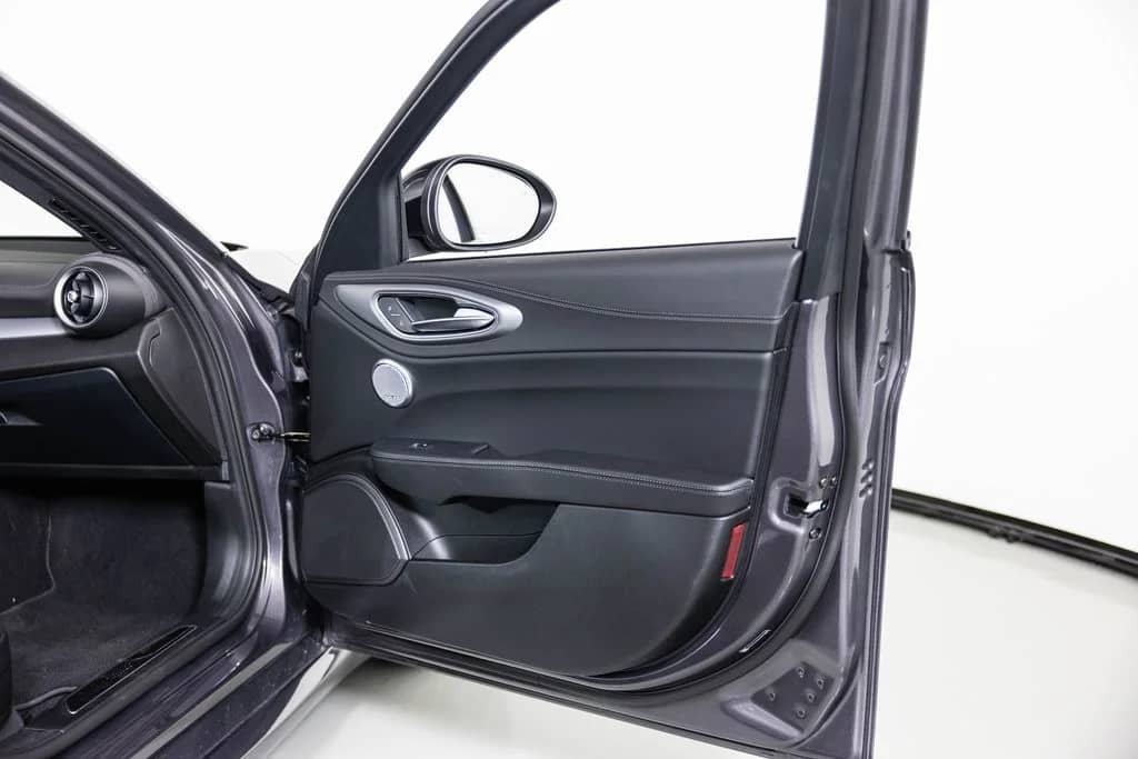 2026 Alfa Romeo Giulia - Image 32