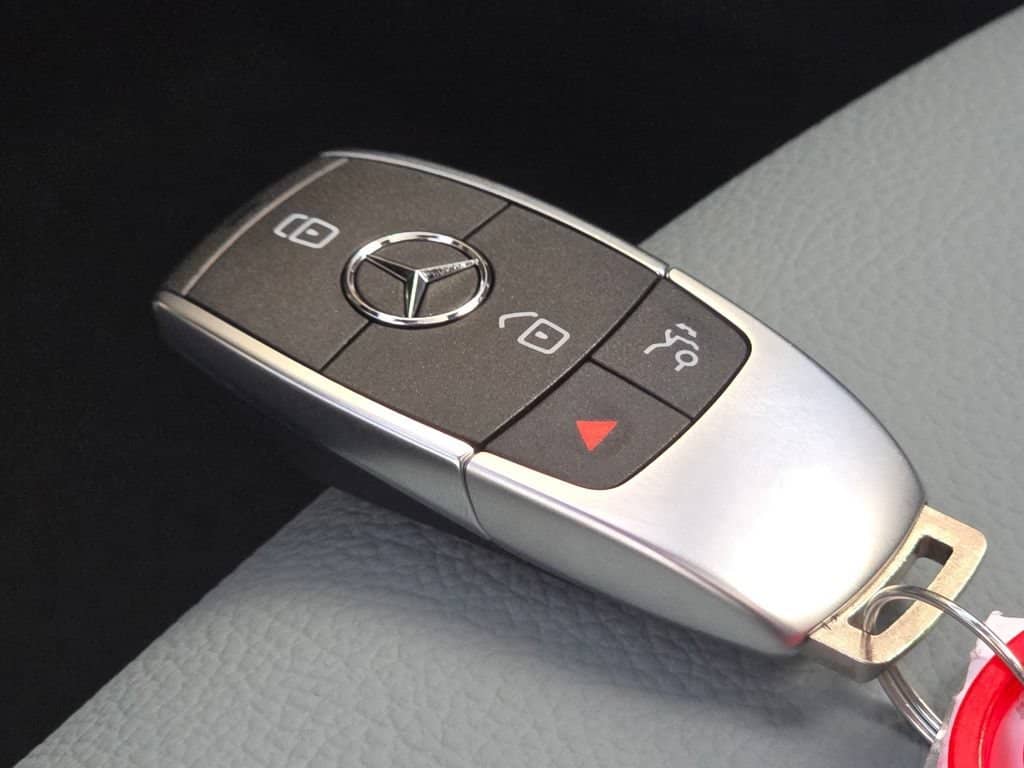2026 Mercedes-Benz GLB - Image 72