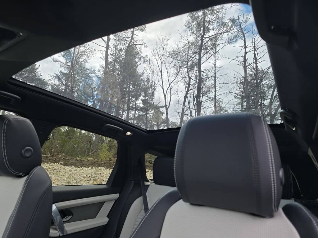 2026 Land Rover Discovery Sport - Image 3