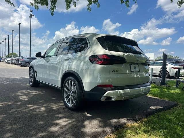 2026 BMW X5 - Image 3