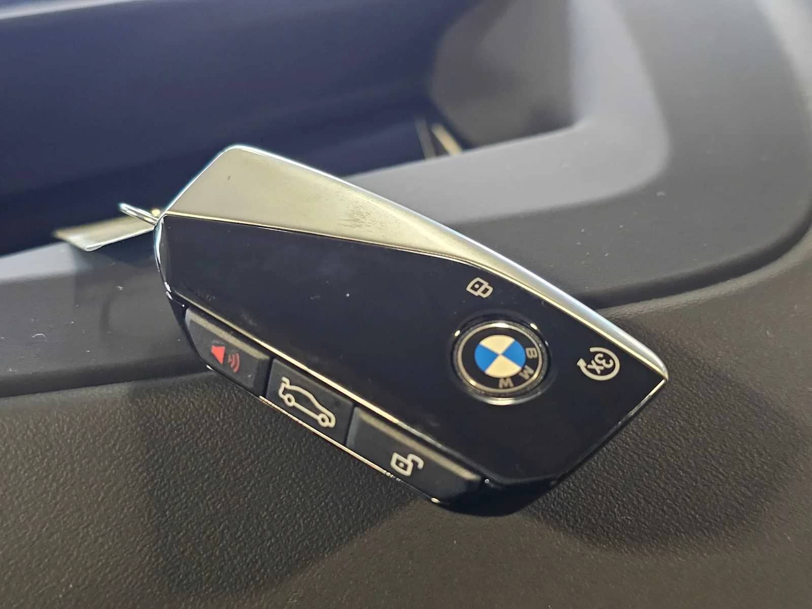 2027 BMW X7 - Image 35