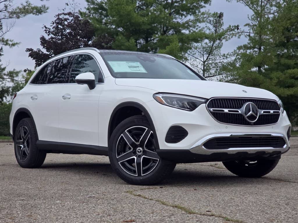 2027 Mercedes-Benz GLC - Image 2