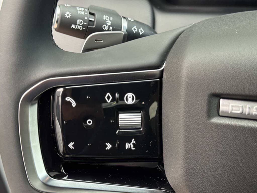 2026 Land Rover Discovery Sport - Image 31