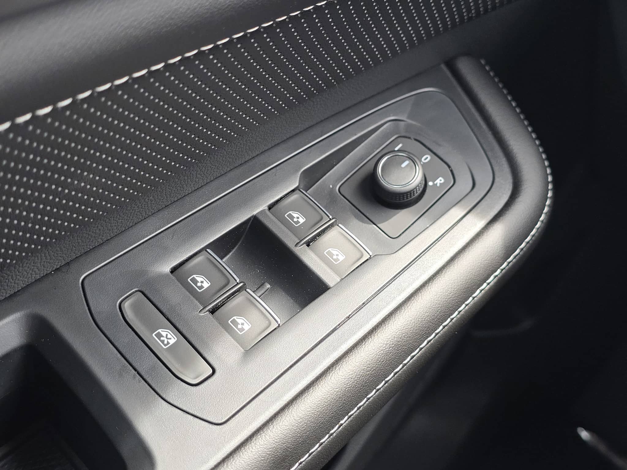 2026 Volkswagen Atlas Cross Sport - Image 26