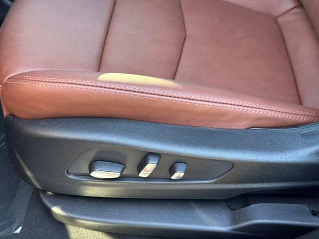 2026 Cadillac XT5 - Image 30