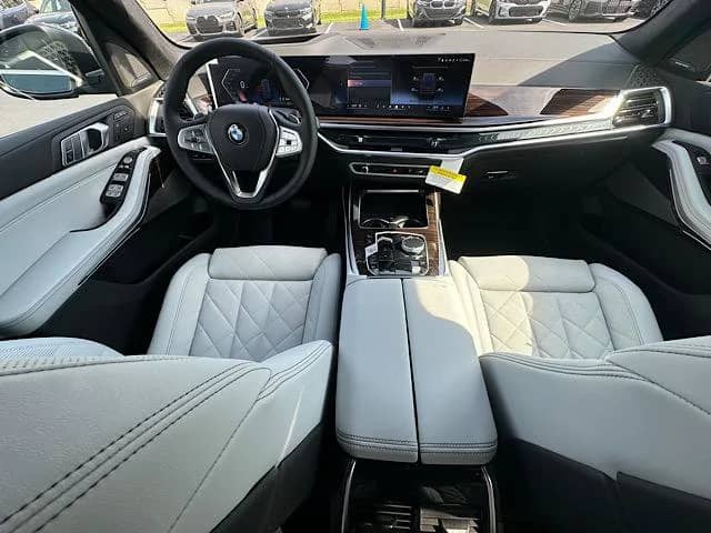2027 BMW X7 - Image 6