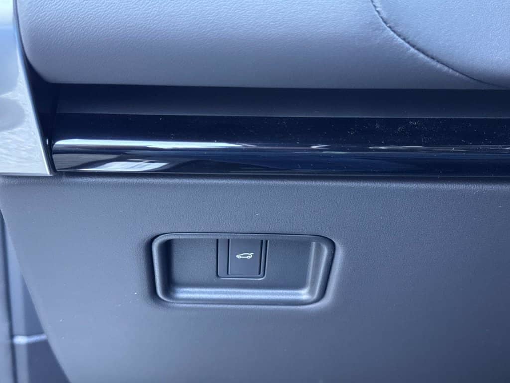 2027 Land Rover Range Rover - Image 30