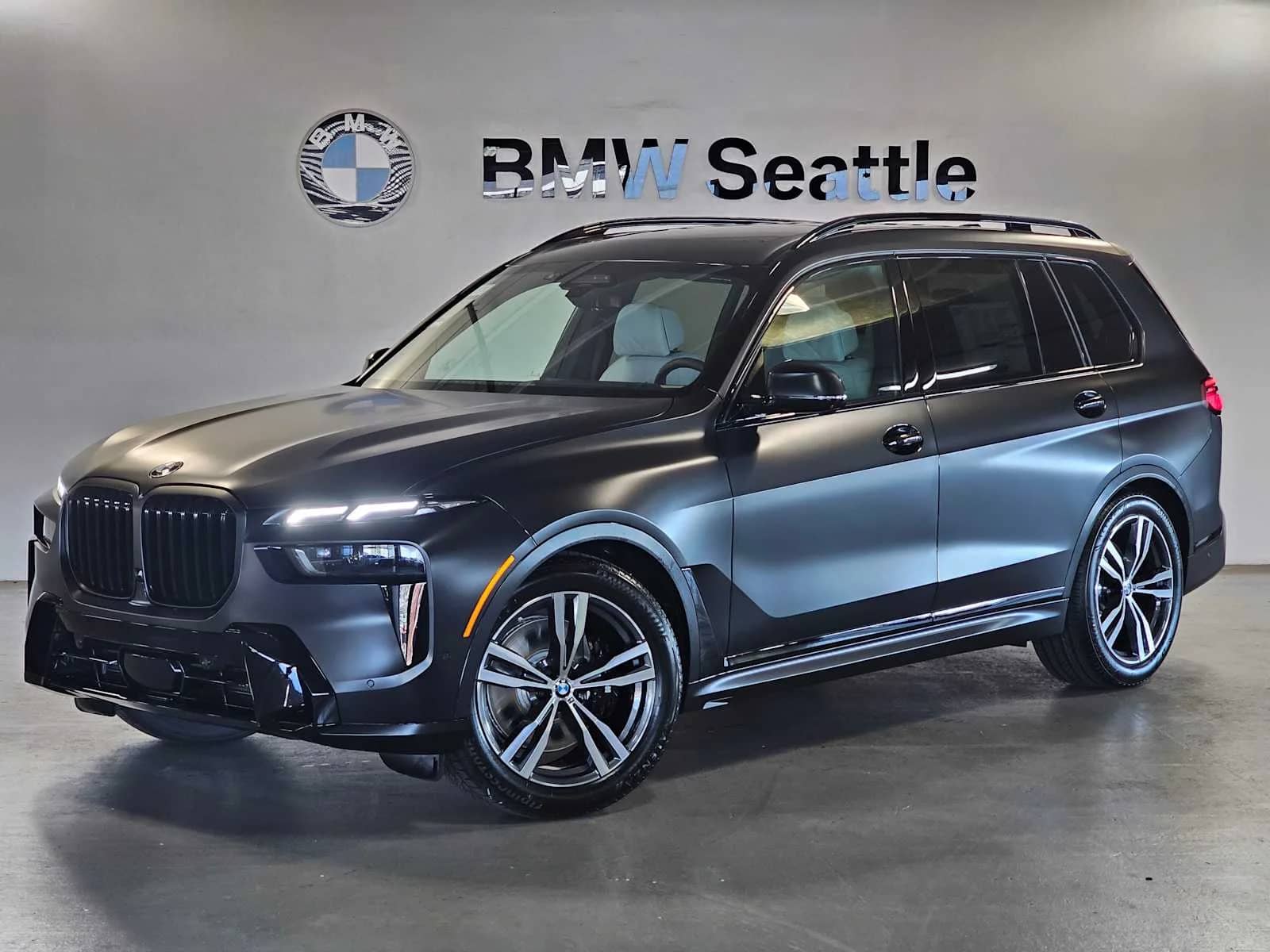 2027 BMW X7 - Image 1