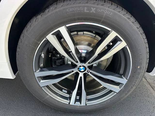 2027 BMW X7 - Image 6