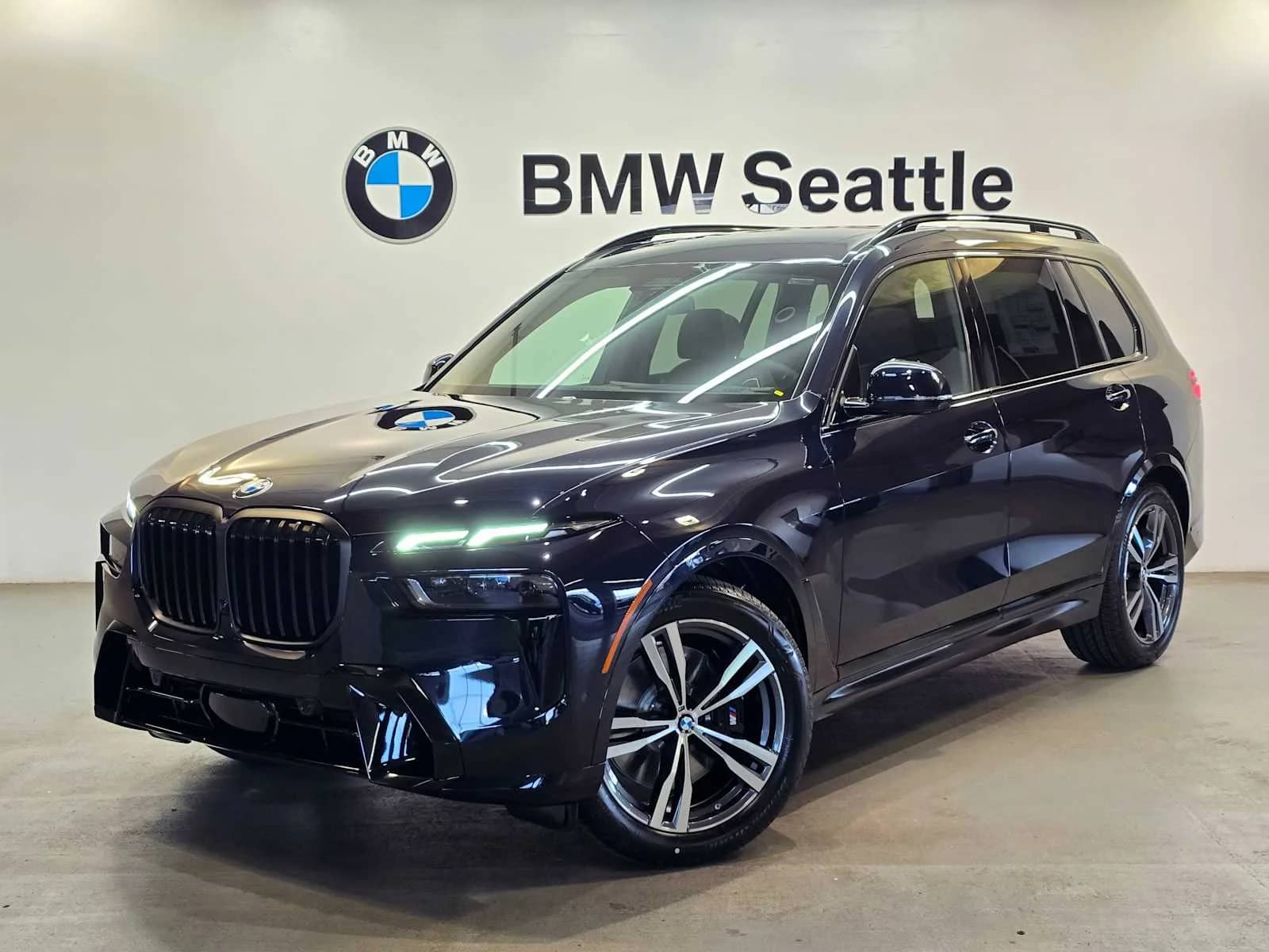 2027 BMW X7 - Image 1