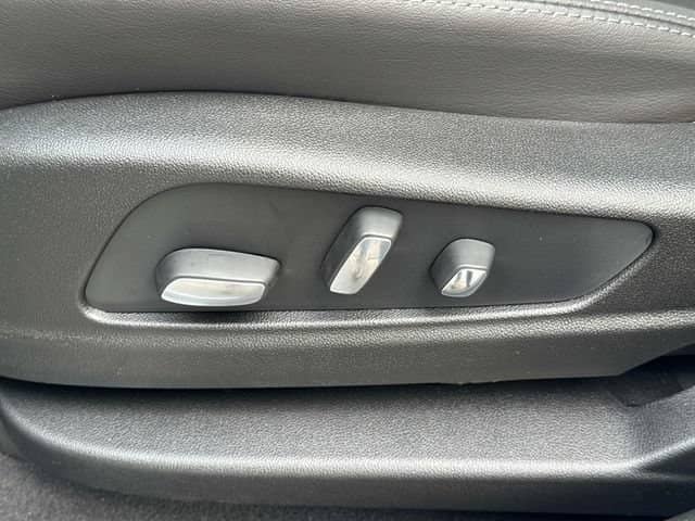 2026 Cadillac XT5 - Image 30