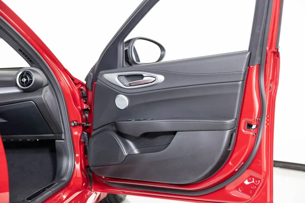 2026 Alfa Romeo Giulia - Image 35