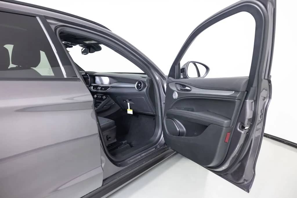 2026 Alfa Romeo Stelvio - Image 36