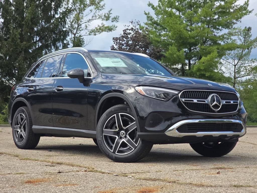 2027 Mercedes-Benz GLC - Image 2
