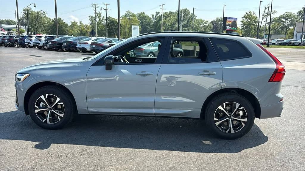 2027 Volvo XC60 - Image 2