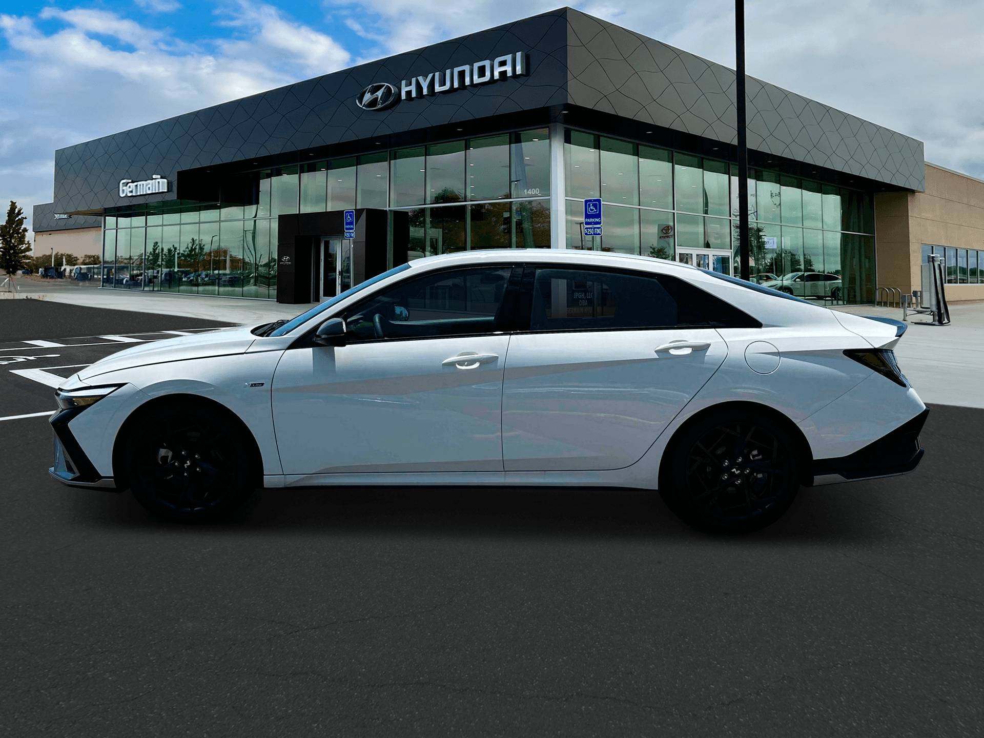 2025 Hyundai Elantra - Image 3