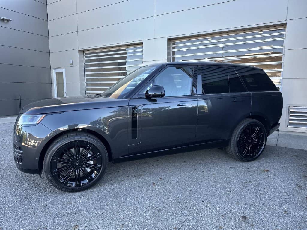 2027 Land Rover Range Rover - Image 3