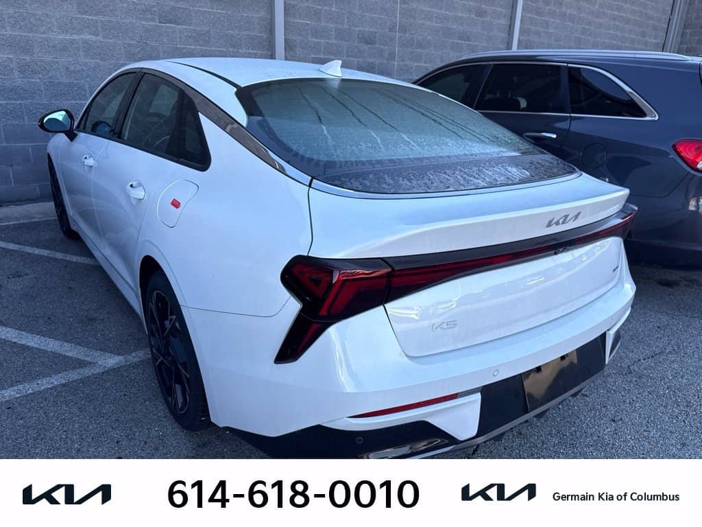 2026 Kia K5 - Image 3