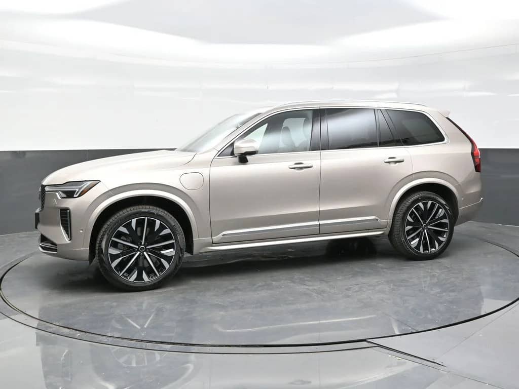 2026 Volvo XC90 - Image 3