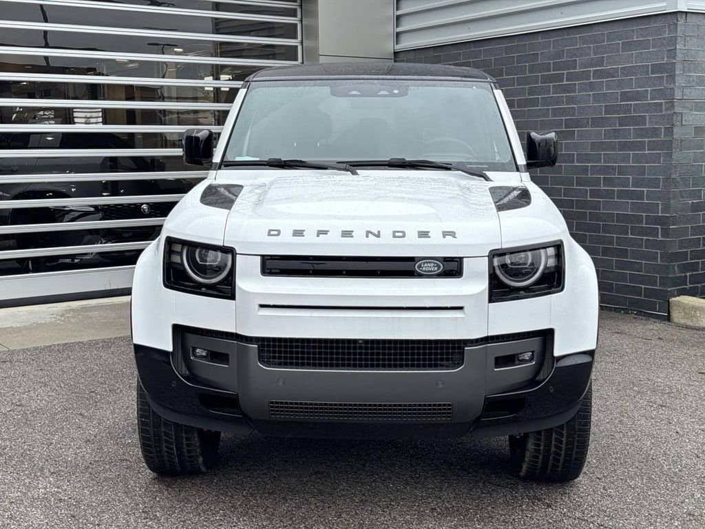 2026 Land Rover Defender - Image 2