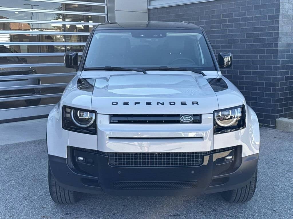 2026 Land Rover Defender - Image 2