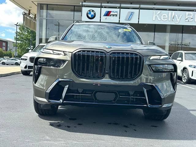 2027 BMW X7 - Image 2