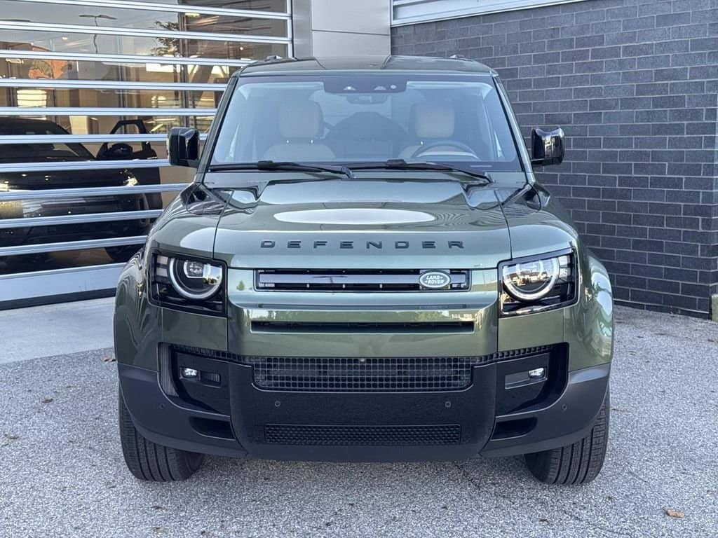2026 Land Rover Defender - Image 2