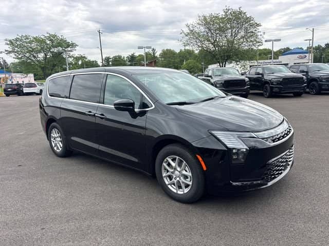 2027 Chrysler Pacifica - Image 2