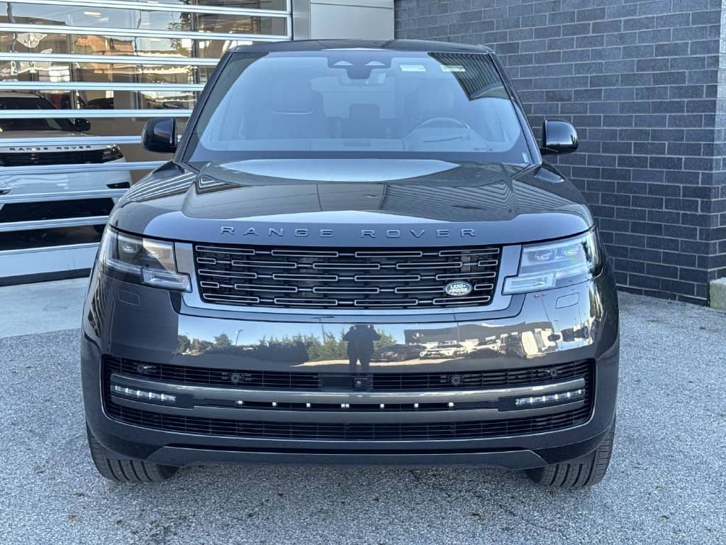 2027 Land Rover Range Rover - Image 2