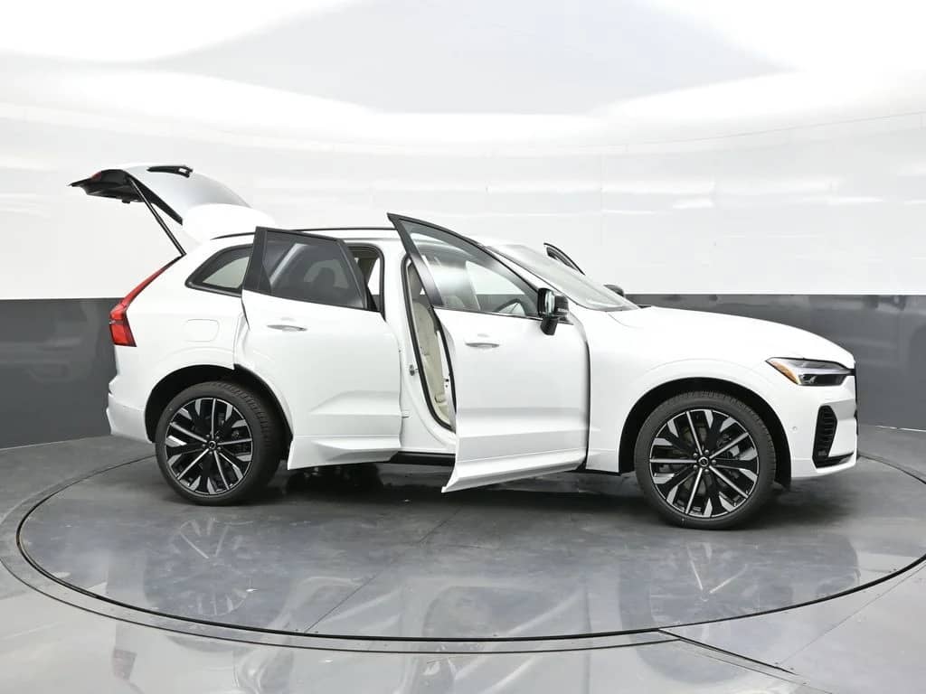 2026 Volvo XC60 - Image 60