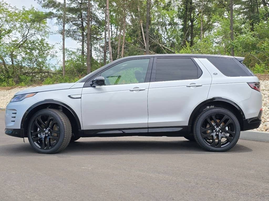 2026 Land Rover Discovery Sport - Image 3