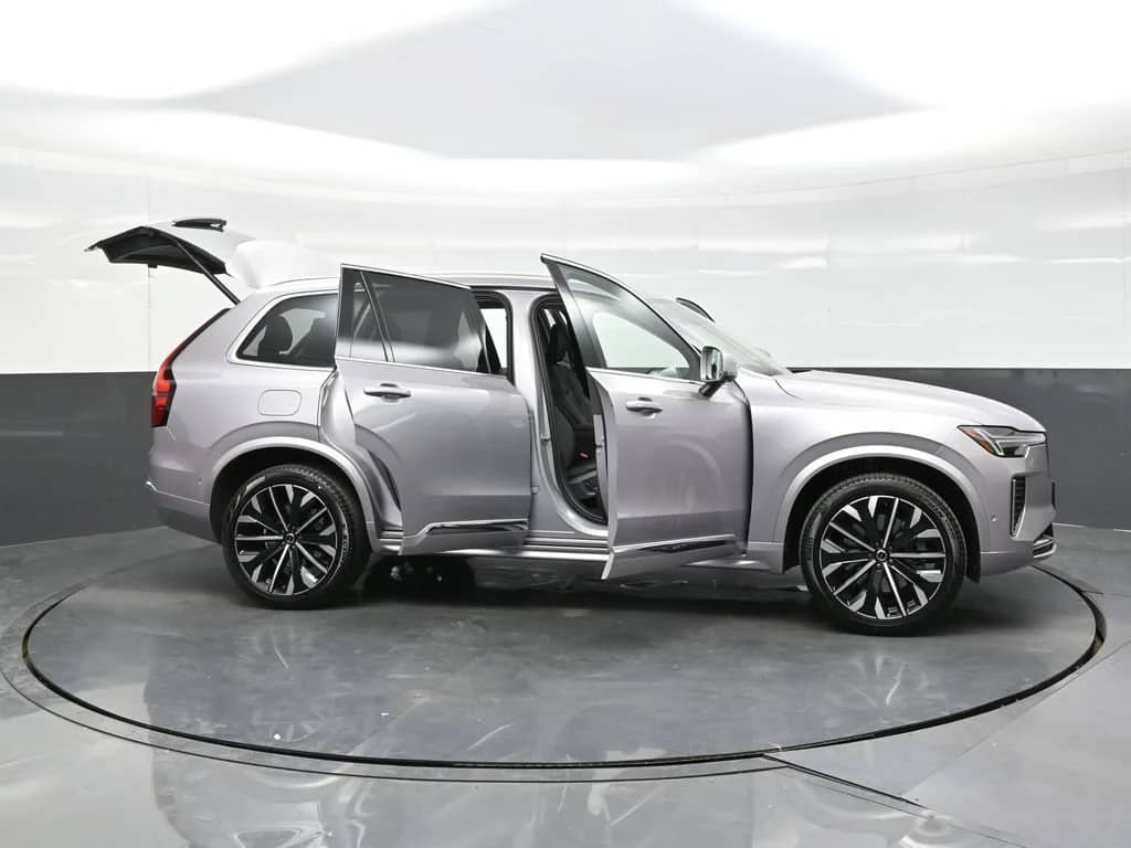 2027 Volvo XC90 - Image 34