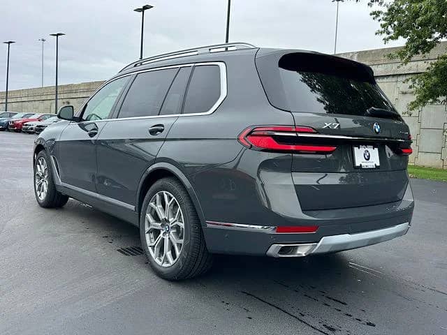 2027 BMW X7 - Image 3