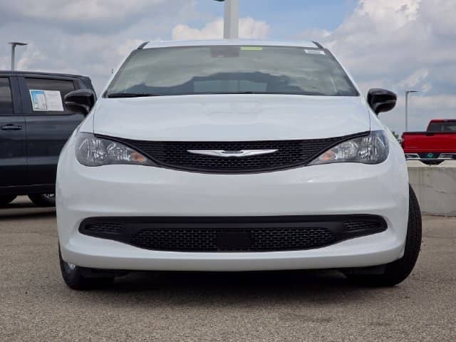 2027 Chrysler Voyager - Image 3