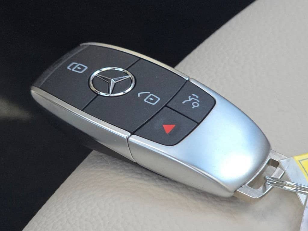 2026 Mercedes-Benz GLB - Image 74