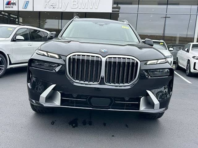2027 BMW X7 - Image 2