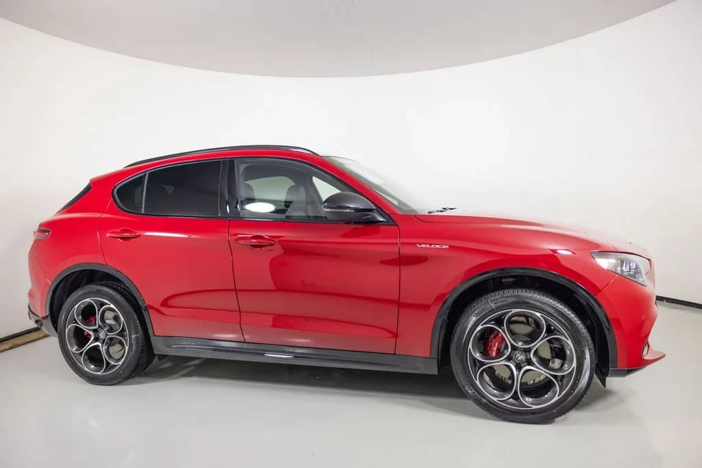 2026 Alfa Romeo Stelvio - Image 3