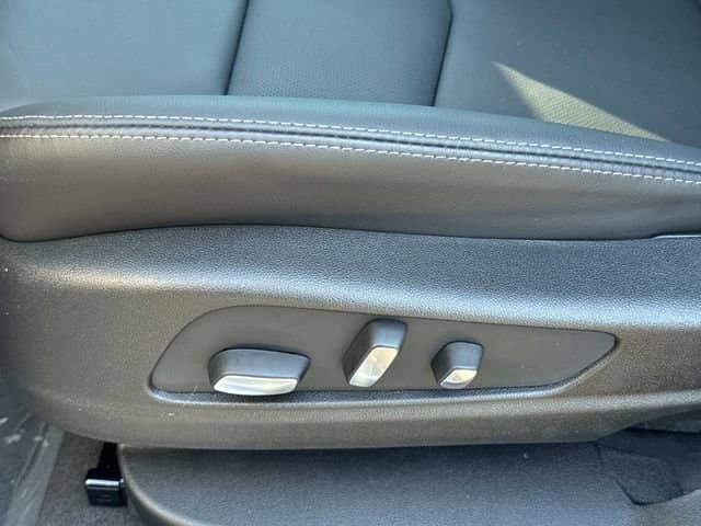 2026 Cadillac XT5 - Image 30
