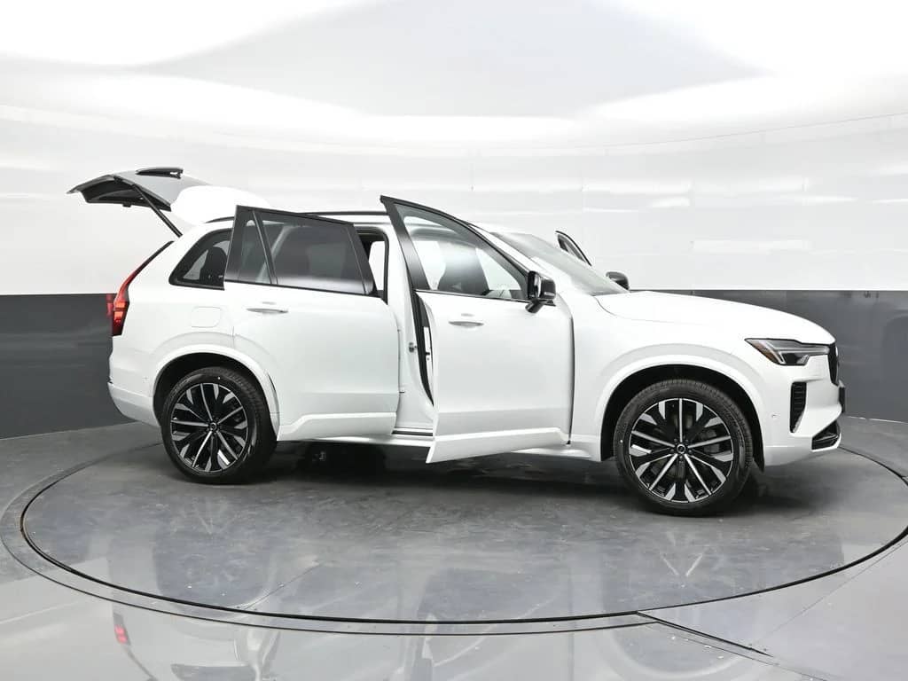 2026 Volvo XC90 - Image 45