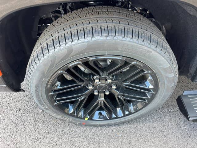 2026 Jeep Grand Wagoneer - Image 38