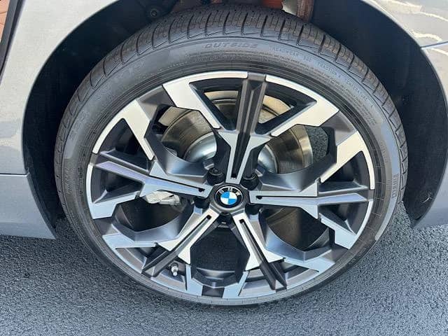 2026 BMW 3 Series - Image 7