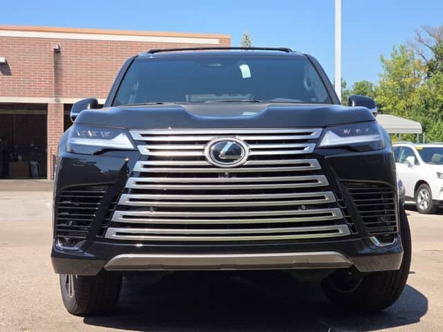 2026 Lexus LX - Image 3