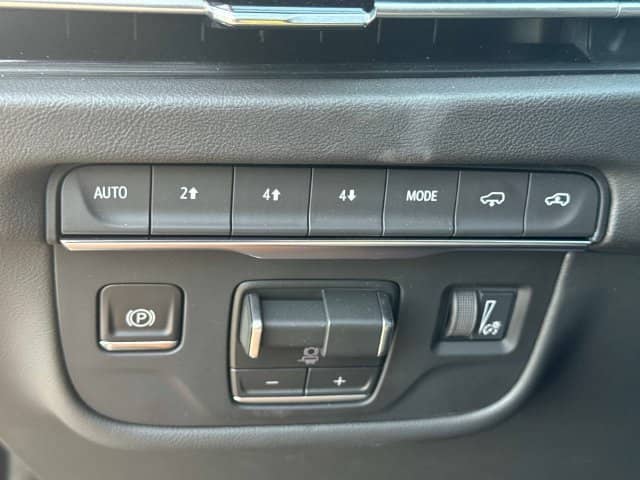 2026 Cadillac Escalade - Image 32