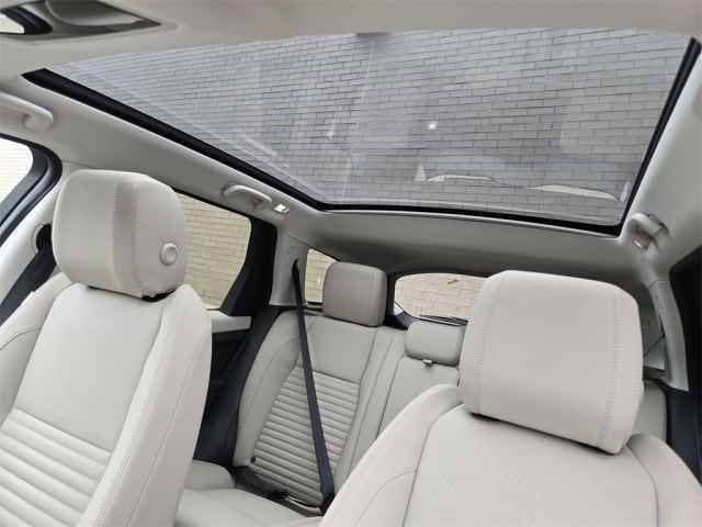 2025 Land Rover Discovery Sport - Image 2